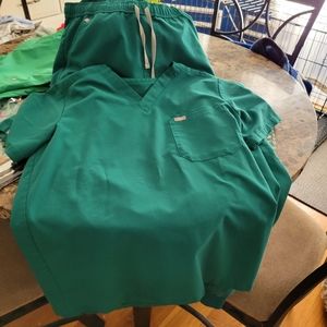 Figs size medium hunter green joggers and 2 tops